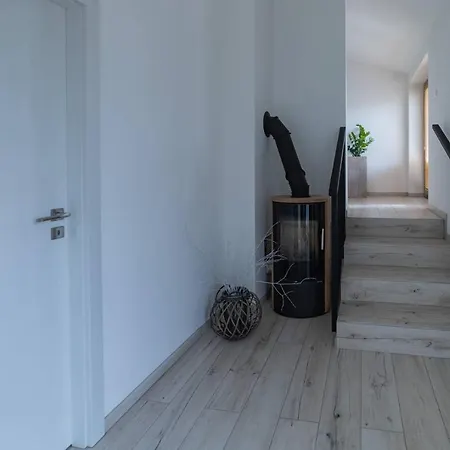 Tera U Zamku Cervena Lhota * Pluhuv Zdar