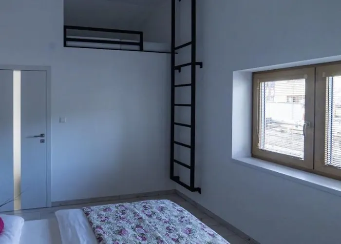 Tera U Zamku Cervena Lhota Pluhuv Zdar