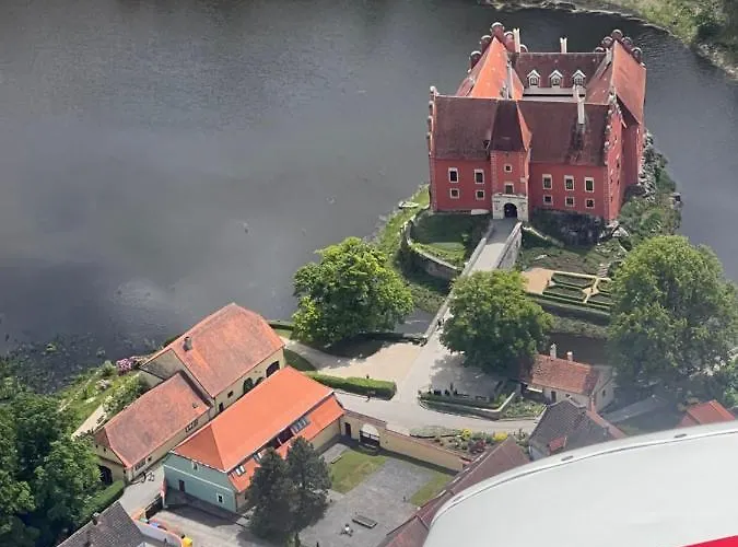 Vakantiehuis Tera U Zamku Cervena Lhota Pluhuv Zdar