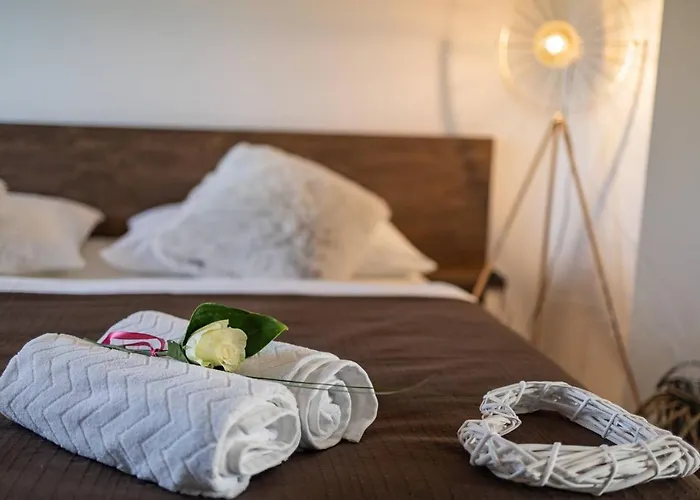 Tera U Zamku Cervena Lhota * Pluhuv Zdar